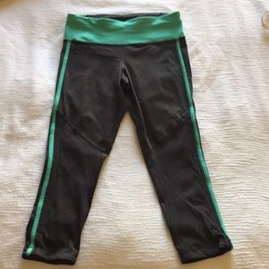 Lululemon crop workout pants